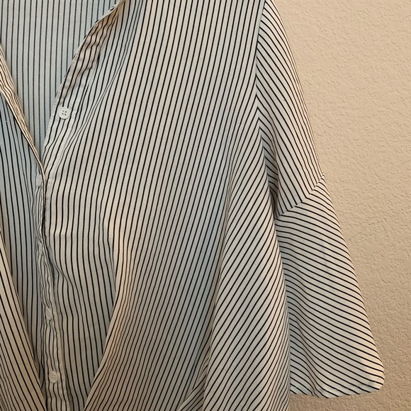 Button down top - Picture 2 of 2